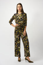 Load image into Gallery viewer, Recycled Soft Twill Animal Print Straight Top