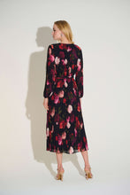 Load image into Gallery viewer, Signature | Pleated Chiffon Floral Fit & Flare Dress