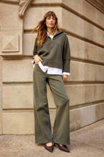 Load image into Gallery viewer, Goldie | Classic Wide-Leg Stretch Denim Jeans