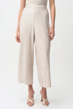 Load image into Gallery viewer, Pleated Satin Pull-On Culotte Pants