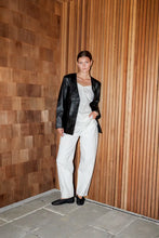 Load image into Gallery viewer, Rina Barrel Jeans