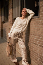 Load image into Gallery viewer, Clero Flared Printed Pants