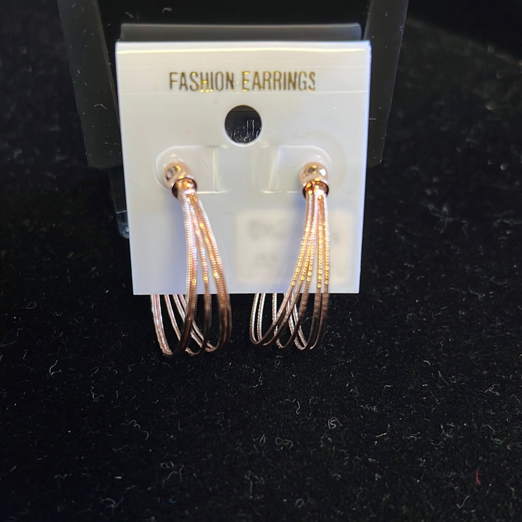 Fashion Earrings Medium C-Hoop Studs in Rose Gold