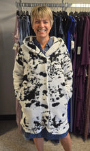 Load image into Gallery viewer, Carre Noir Black and White Print Button Coat with Hood
