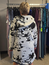 Load image into Gallery viewer, Carre Noir Black and White Print Button Coat with Hood
