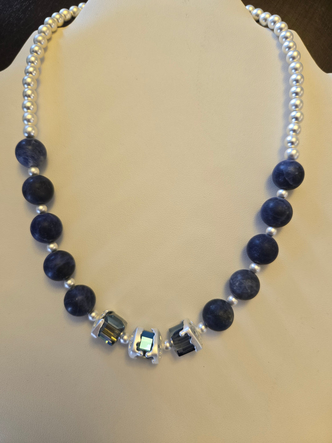 Merx Fashion Matte Silver & Blue Stone Beaded Short Necklace