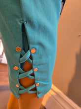 Load image into Gallery viewer, Dolcezza Aqua Woven Pant
