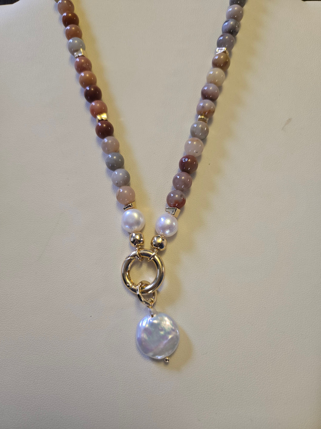 Merx Fashion Shiny Gold & Beaded Necklace with Hammered Pearl Pendant