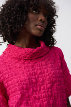 Load image into Gallery viewer, Bubble Jacquard Boxy Top
