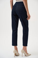 Load image into Gallery viewer, Gia | Classic Slim Fit Stretch Jeans
