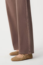 Load image into Gallery viewer, Goldie | Classic Wide-Leg Stretch Jeans

