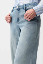 Load image into Gallery viewer, Joseph Ribkoff Goldie Classic Wide-Leg Stretch Jeans
