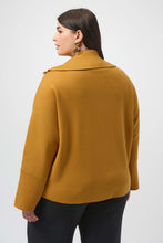 Load image into Gallery viewer, Sweater Knit Boxy Pullover With Zipped Collar
