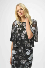 Load image into Gallery viewer, Sequin Embroidered Floral Print Boxy Top
