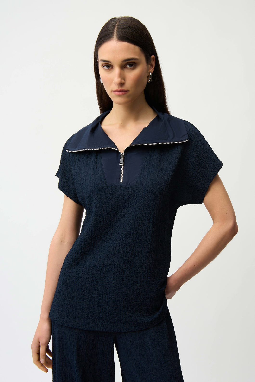 Seersucker Boxy Top With Memory Collar