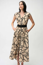 Load image into Gallery viewer, Seersucker Abstract Print Fit and Flare Dress
