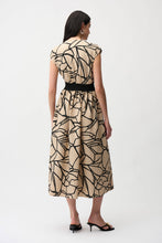 Load image into Gallery viewer, Seersucker Abstract Print Fit and Flare Dress

