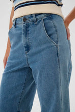 Load image into Gallery viewer, Maude Jeans
