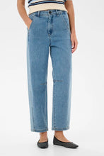 Load image into Gallery viewer, Maude Jeans

