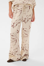 Load image into Gallery viewer, Clero Flared Printed Pants
