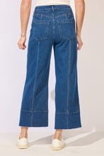 Load image into Gallery viewer, Comfort Crop Jean
