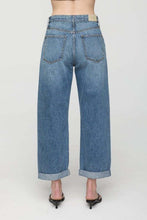 Load image into Gallery viewer, Donny Rolled Hem Boyfriend Jeans in Wilcox
