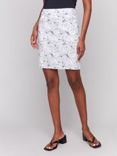 Load image into Gallery viewer, Charlie B White Printed Stretch Skort
