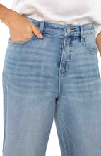 Load image into Gallery viewer, Liverpool Weir Canyon (Light Denim) Stride Hi-Rise Wide Leg Jeans with Cut Hem
