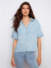 Load image into Gallery viewer, Charlie B Short Sleeve Button-Front Linen Blend Shirt
