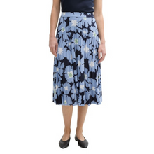 Load image into Gallery viewer, Tom Tailor Midi Pleated Print Skirt In Navy Paper Cut Design
