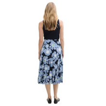 Load image into Gallery viewer, Tom Tailor Midi Pleated Print Skirt In Navy Paper Cut Design
