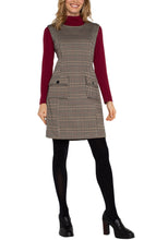 Load image into Gallery viewer, Liverpool Sleeveless Black Tan Houndstooth Knit Shift Dress
