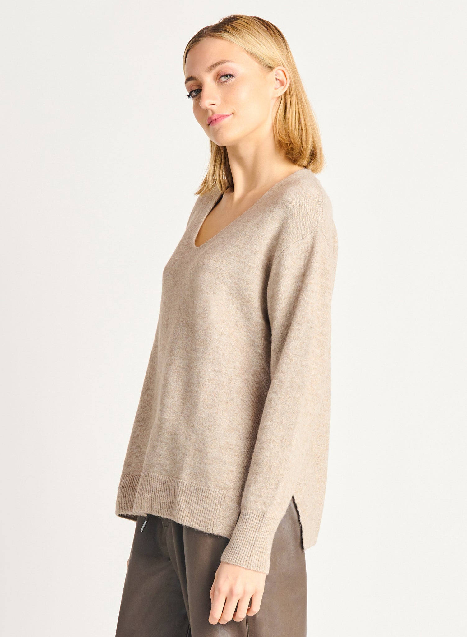 FEMME V NECK PULLOVER SWEATER