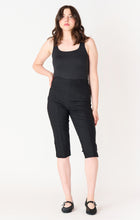 Load image into Gallery viewer, Dex Black Side Zip Capri Pants With Piping Detail
