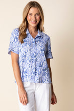Load image into Gallery viewer, Short Sleeve Textured Print Shirt
