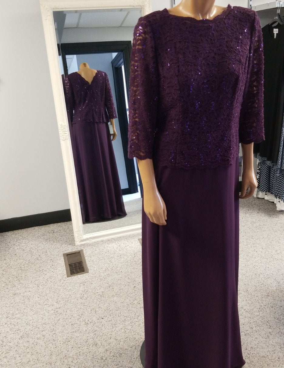 Alex Evenings Lace & Chiffon Gown