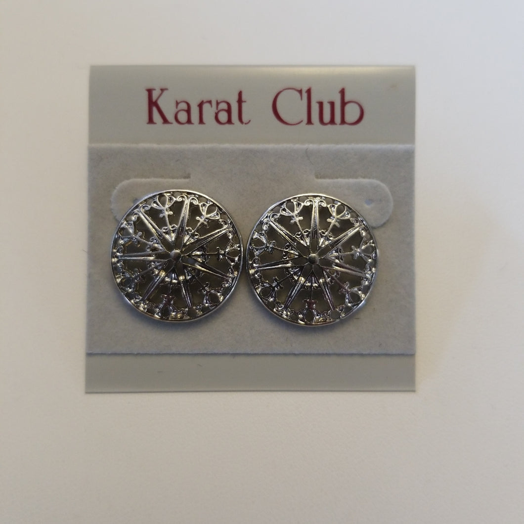 Karat Club Silver Circular Cutout Star Design Stud Earrings