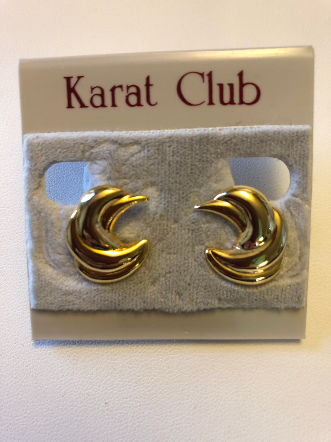 Karat Club Gold Swirl Polished Step Design (Clip On) Earrings
